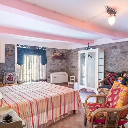 Garibaldi Villa *